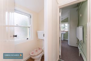 F/F WC- click for photo gallery